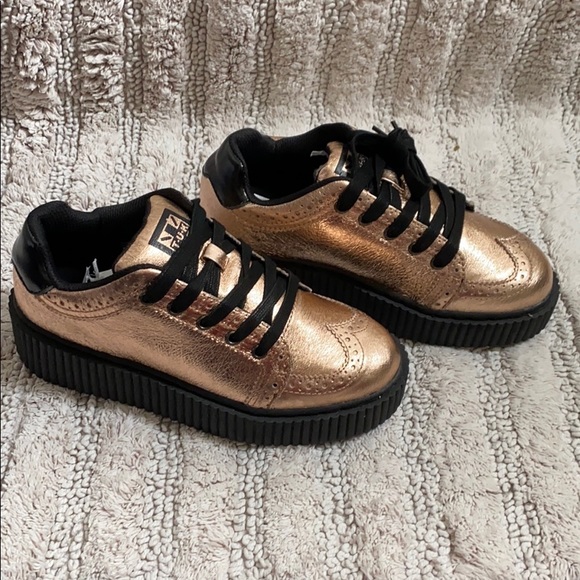 🌹Rose Gold Metallic Wingtip Casbah Creepers 💃🏻 - Picture 2 of 8